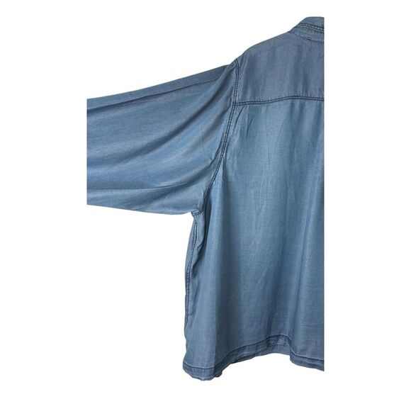 Torrid Women Chambray Denim Button Down Long Sleeve Plus Size: 6X - Picture 5 of 8